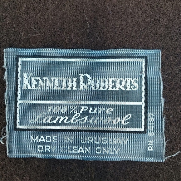 New with tags 100% lambswool chocolate brown scarf - Picture 2 of 8